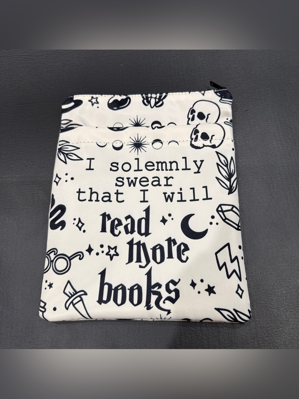 NWOT Harry Potter Inspired Book Sleeve